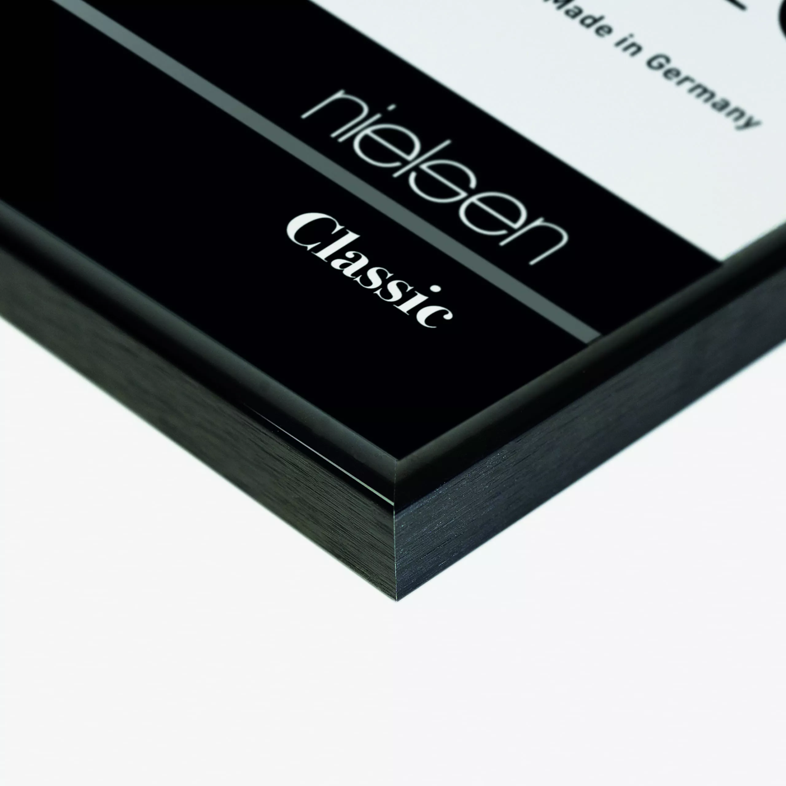 Nielsen Alurahmen Classic Schwarz glanz  42,0x59,4cm(Din A2)